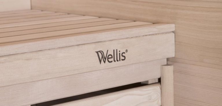 Wellis dettaglio su legno