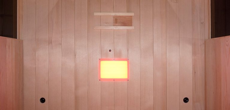 Dettaglio con pareti e soffitto in legno